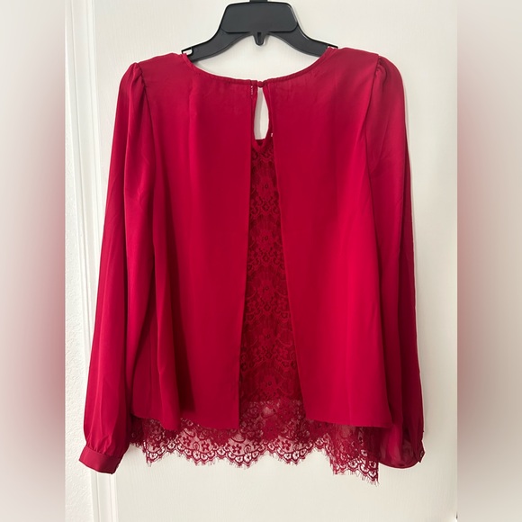 NWT Mine Red Burgundy Long Sleeve Laced Back Top Blouse. Size Medium - Picture 4 of 10